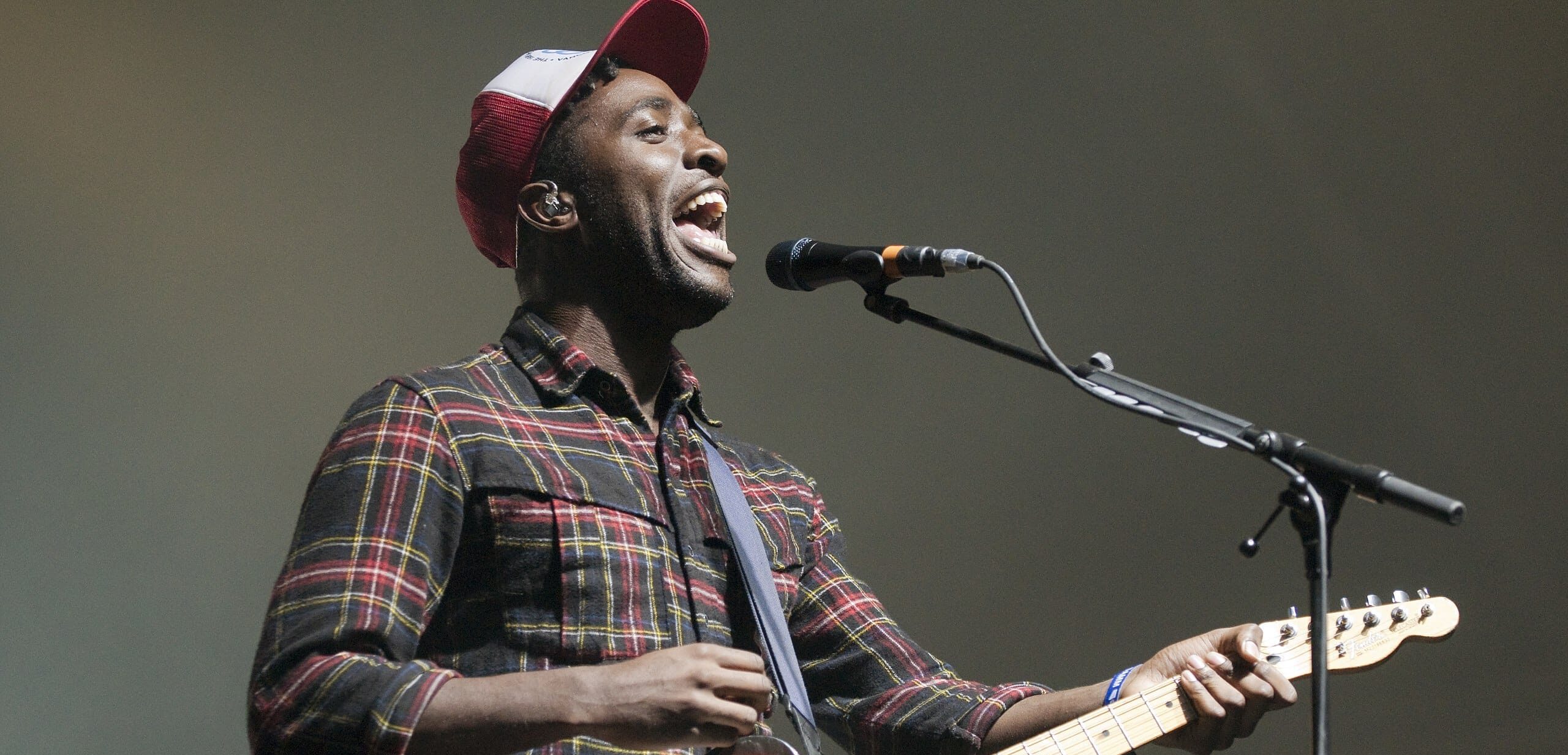 Bloc Party's Kele Okereke performing on stage. (Credit: livepict)