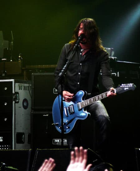 Dave Grohl performing live (Credit: Miktir via Flickr)